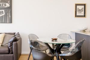 Stylish Urban Apartment Close to Manuka - Hosted by Canstay