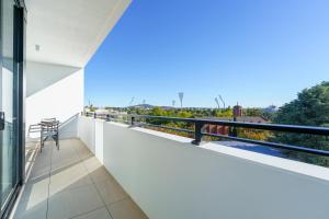 Stylish Urban Apartment Close to Manuka - Hosted by Canstay