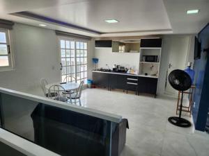 Apartamento - 6 pé na areia proximo a lagoa e rio