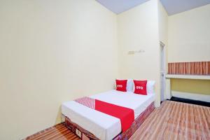 OYO Life 92920 Rumah Kost Azca