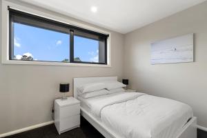 Modern 3-Bedroom Townhouse in Quiet Greenway