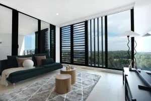 MQ Lux 2BR Apartment with study, pool, free parking, Metro - Pymble