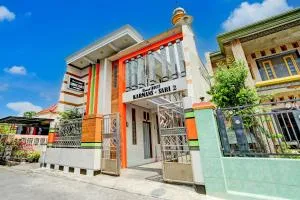 SPOT ON 93149 Karman's Sari 1 Homestay Syariah - Gresik