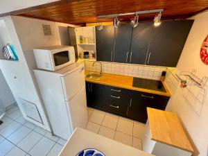 Maison T3 à 800 m de la plage avec piscine chauffée, tennis, Wi-Fi, patio clos et parking privatif - FR-1-231-300