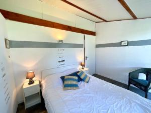 Maison T3 à 800 m de la plage avec piscine chauffée, tennis, Wi-Fi, patio clos et parking privatif - FR-1-231-300