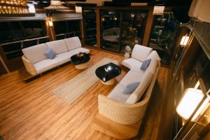 Luxury Boathouse