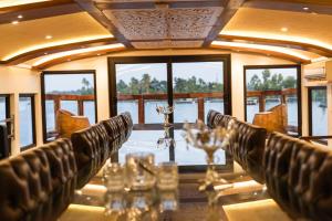 Luxury Boathouse