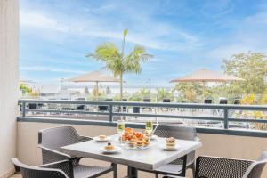 The Landmark 108, 61B Dowling St - air con, linen, pool, lift, views