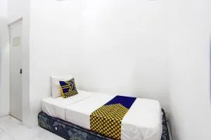 OYO 93269 Eyang Kostel - Grobogan