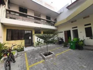 OYO 93274 Oren Home Bekasi - Kayuringin