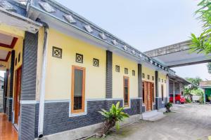 Hotel O Pondok Wisata Kurniawan 2NearWonogondang Camp ( Bumi Perkemahan Wonogondang )
