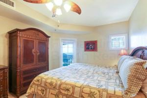 Deluxe Condo at Main Beach