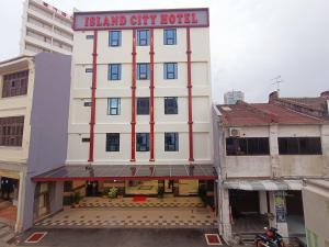 Capital O 90897 Island City Hotel