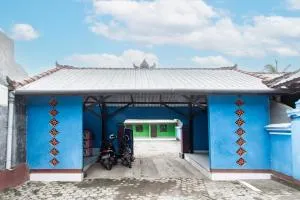 SPOT ON 93436 Penginapan Mekar Sari Near PT. Lombok Menara Energygas - Kuripan
