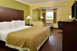 Standard Double Room room in Americas Best Value Inn Winona