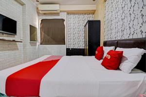 OYO 93439 The Suites Metro Apartment By Interindo