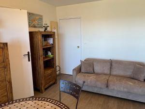 Studio en bord de mer avec balcon et vue imprenable, accès direct plage - FR-1-487-317