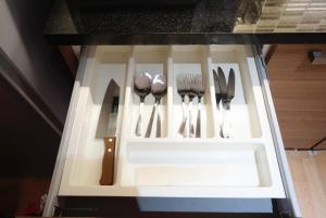 Executive Suite 1BR and Sofa Bed 150m to Nana BTS