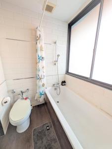 Executive Suite 1BR and Sofa Bed 150m to Nana BTS