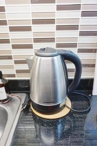 Executive Suite 1BR and Sofa Bed 150m to Nana BTS