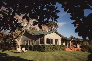 Paradise Valley Lodge - Exclusive Lodge - Tarukenga