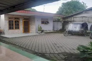 SPOT ON 93506 Kamboja Homestay Syariah - Delitua