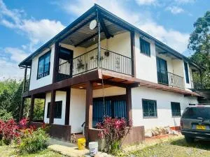 Casa los Naranjales - Funcional