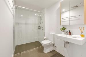 Breathtaking City & River Views with Pool, Gym, Park