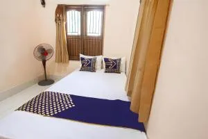 SPOT ON 93524 Bagas Homestay Near DWH (Tourism Village Green) BILEBANTE - Lembuak