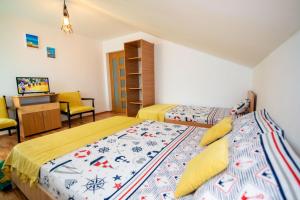 Casuta cu zorele 2 Mai