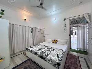 Private Cozy Stay in a Bungalow ! - Lucknow