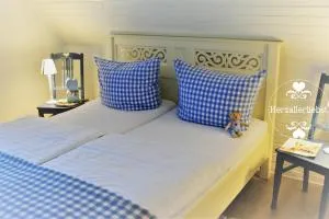 Appartement mit Kleinem GartenEinzelbelegung der Zimmer gegen Aufpreis möglich - Blümchen