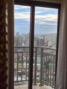 Modern Cozy Studio with Balcony