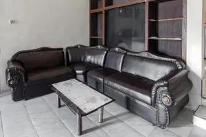 OYO 93582 Liani Homestay Syariah - Kuripan