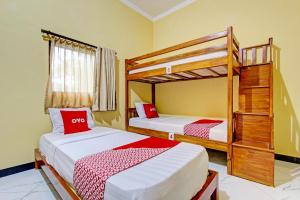 Hotel O Puri Adem 86 Syariah BunkbedNearMerapi Golf Club
