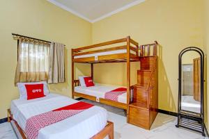 Hotel O Puri Adem 86 Syariah BunkbedNearMerapi Golf Club