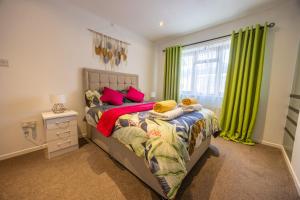 Chic and Cozy, 3 Min from Kingsholm, Parking Incl