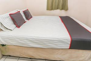 Collection O 93646 Grand Property By Maria