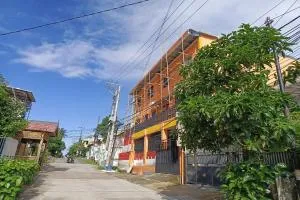 OYO 93664 Homestay Purirano - Lepoleop