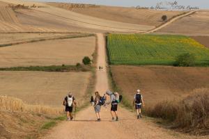 A small basic quiet room in the hosts house ideal for the Camino