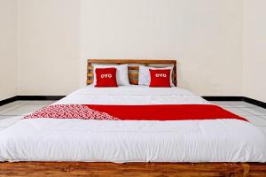 OYO LIFE 93634 Penginapan Dpalinggihan Syariah