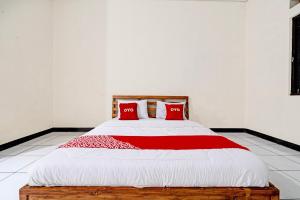 OYO LIFE 93634 Penginapan Dpalinggihan Syariah