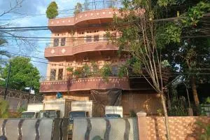 OYO 93753 Rafira Losmen NearYani Heahlerr - Rantau