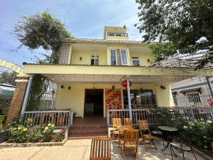 Capital O 1231 Hoang Yen Hotel & Coffee