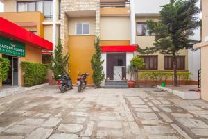 OYO 817 Hotel Garden Flower