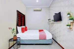 OYO 93892 Homestay Koe Syariah - Purbolinggo