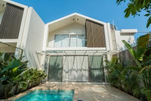 ELIVAAS Mirai Leo - 3 BHK Villa Near Vagator Beach With Pool