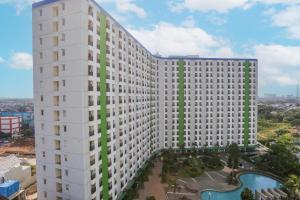 Hotel O Ciputat Near Apartment Green Lake View Ciputat