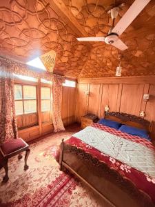 Lalarukh Group of Houseboats