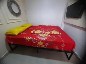 OYO 94032 Jm Guest House 2NearStasiun karawang - Cinangka